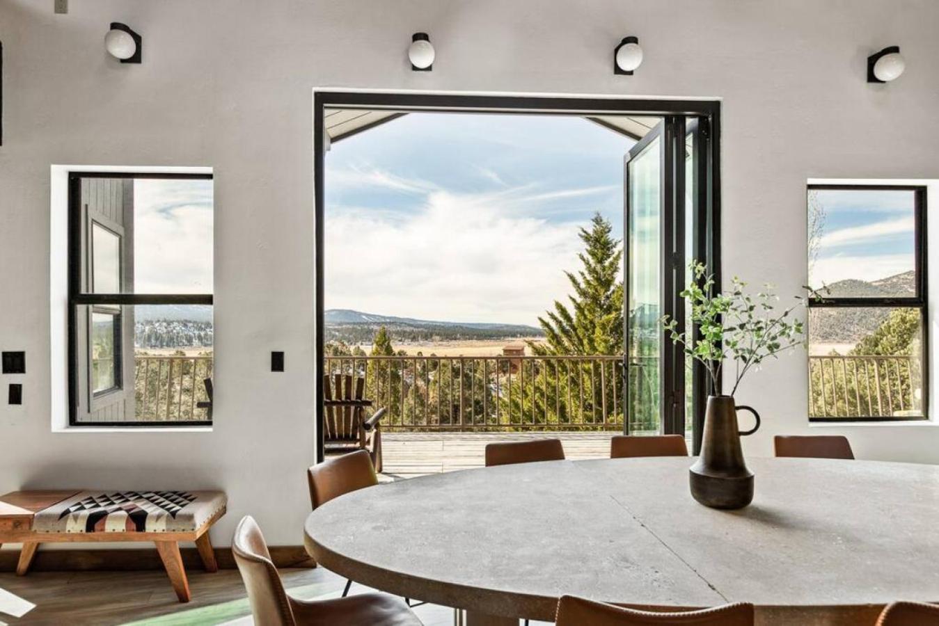 Steel Pine Lodge A Rustic Mountain Retreat Views Baldwin Lake Exterior foto