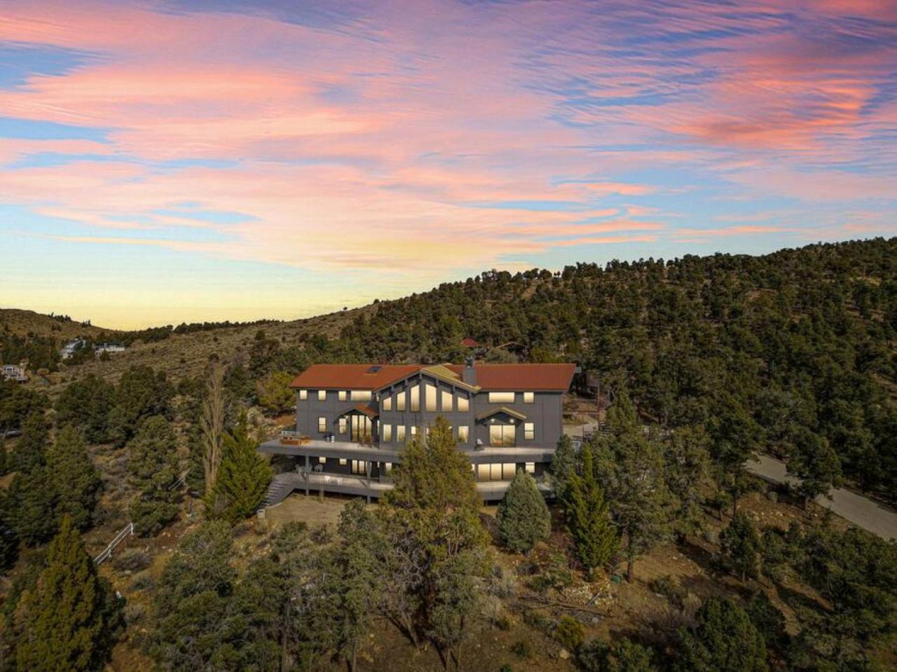 Steel Pine Lodge A Rustic Mountain Retreat Views Baldwin Lake Exterior foto